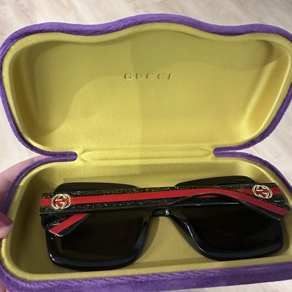 Gucci Black Sunglasses with Red and Gold Details - Picture 1 of 8